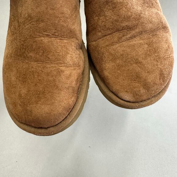 UGG Mini Bailey Button II in Chestnut US Size 8 Euro 39 ankle. Boot sheepskin - Picture 11 of 16